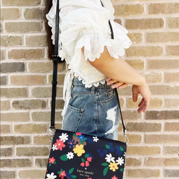 Kate Spade ♠️ Convertible Crossbody - Picture 4 of 6